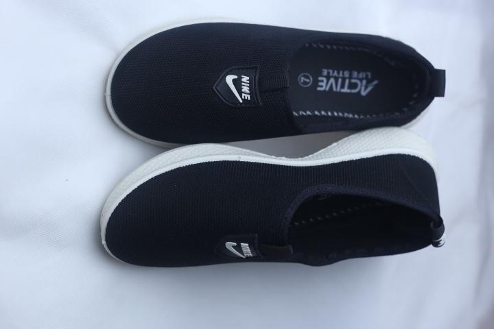 Women black Slip-on Sneaker