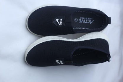 Women black Slip-on Sneaker